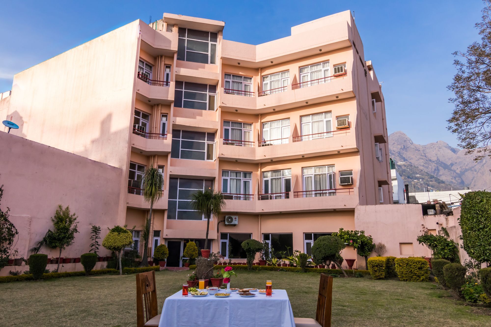 Cygnett Lite Asia Shripati Hotel Katra  Exterior foto